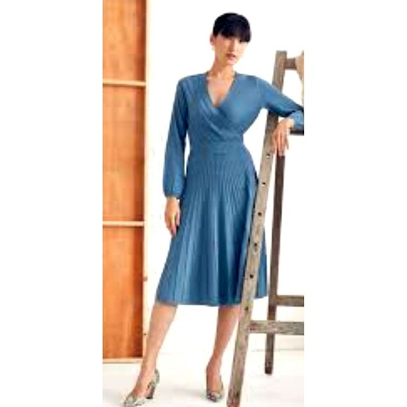 The Fold London Belluno Blue Pleated Regency Wrap Dress Size 10US Retail… - Picture 1 of 8